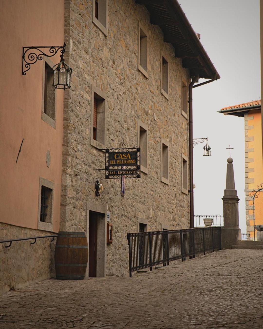 Hotel Casa Del Pellegrino - Castelmonte Exterior photo